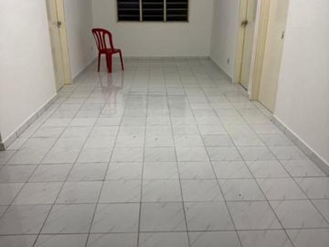 Pangsapuri Setia VistaRenovated Flooring3 Bedrooms Relau for Sale