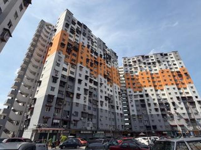 Pangsapuri Sri Penara Bandar Sri Permaisuri Cheras near KTM LRT