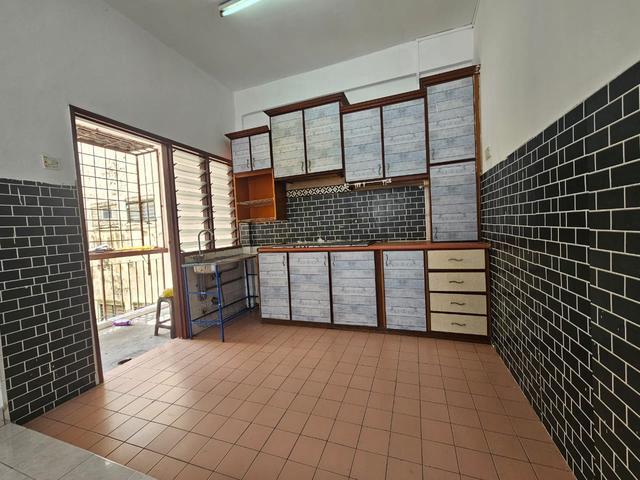 Pangsapuri wira apt high floor below market value for sale