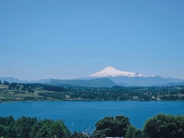 Panguipulli, Terreno Panguipulli vista al volcan y lago. 98665