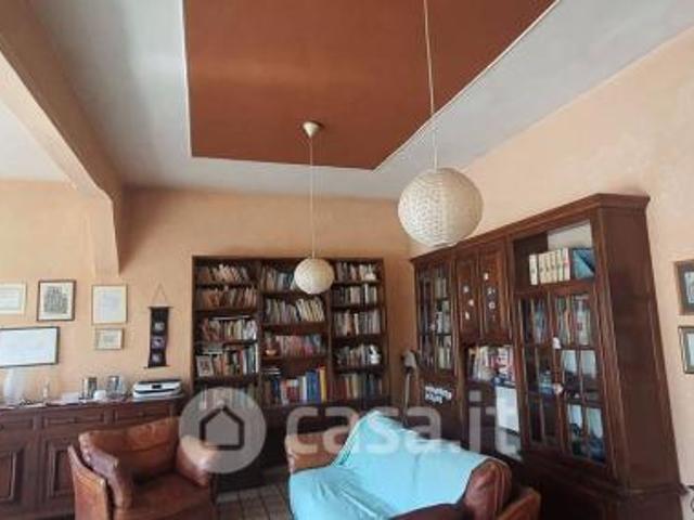 Panicale vendesi rustico 10 vani 200 Mq