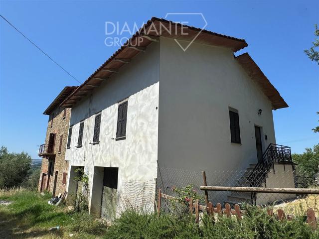 Panicale Pg, Loc.Vieniche: Casa semi indipendente su due l. 230m² Panicale