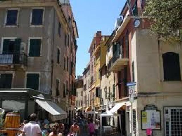 Panificio in CentroA Lavagna in pieno centro cittadino cedesi avviato panificio a conduzione familiare, pane focaccia gastronomia e pasticceria per un incasso giornaliero di 800 euro e oltre, rara occasione.Altre opportunità simili visitando il sito web c