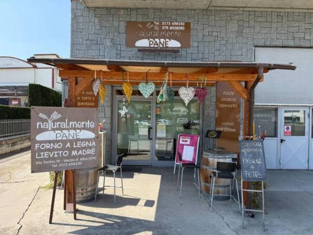 Panificio in vendita a Vezza D'Alba