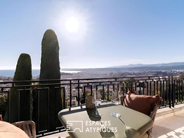 Panorama azuréen pour cet appartement contemporain