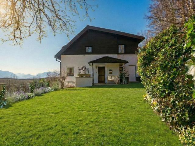 Panorama, Charme und Beste Anbindung / ein Haus Wartet auf Seinen Neuen Besitzer