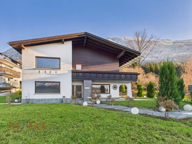 Panoramablick inklusive – Zweifamilienhaus mit Potenzial für Ihre Ideen