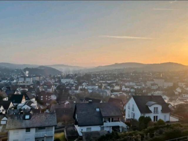 Panoramablick über ganz Olpe. 120qm Wohnung zu verkaufen