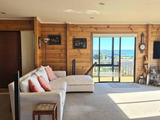 Panoramic Hauraki Gulf, Rangitoto & Waiheke Views