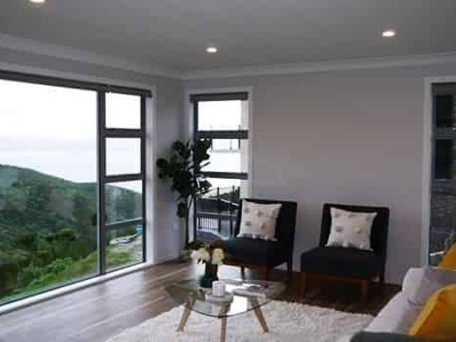 Panoramic Harbour Views & Executive Living in Newlands