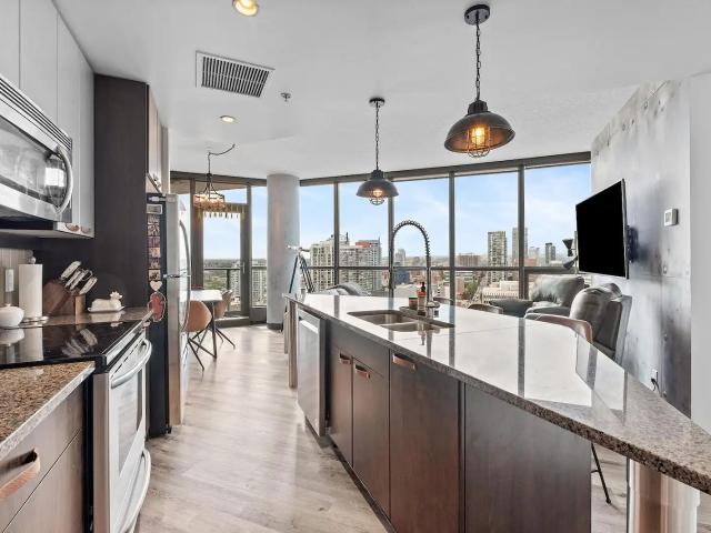 Panoramic Mountain & City Views, Fully Furnished