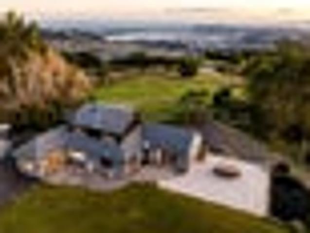 Panoramic views, exceptional family living