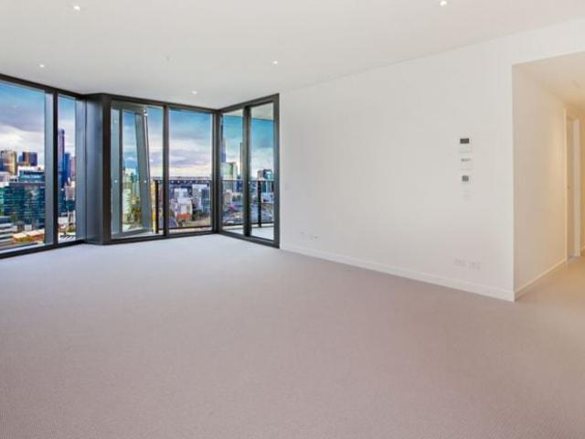Panoramic Views of the water and City from 30th Floor