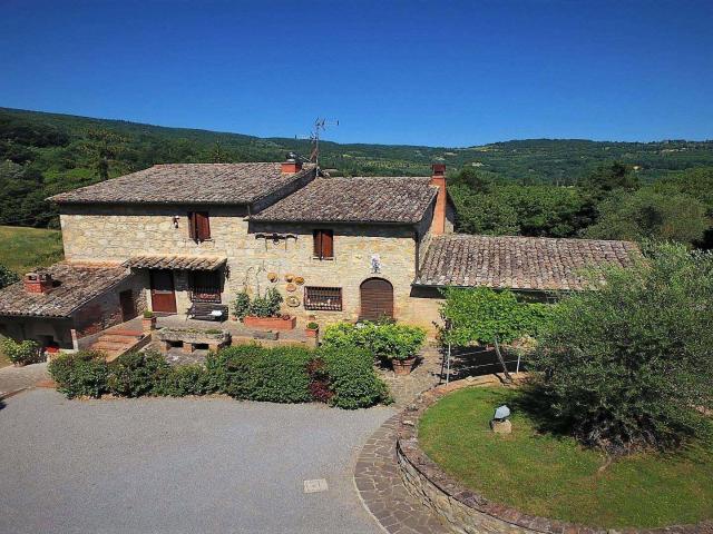 Panoramica Dell'immobile E POSIZIONE 410m² Cetona