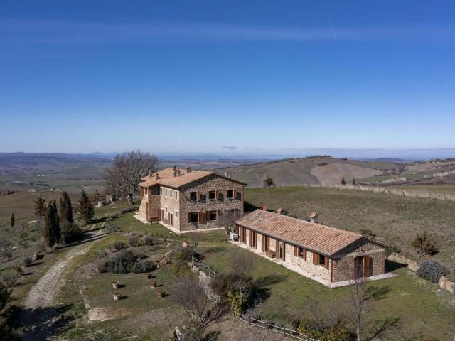 Panoramica Dell'immobile E POSIZIONE 525m² Pienza