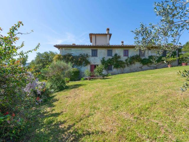 Panoramica Dell'immobile E POSIZIONE 648m² Rignano sull'Arno