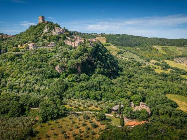 Panoramica Dell'immobile E Posizione 1044m² Castiglione d'Orcia