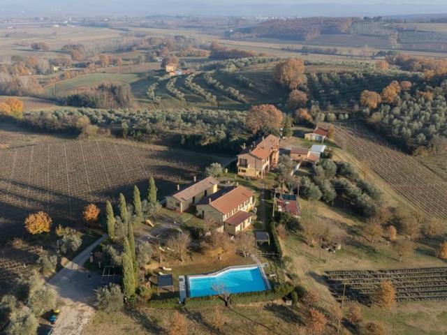 Panoramica Dell'immobile E POSIZIONE 1056m² Montepulciano
