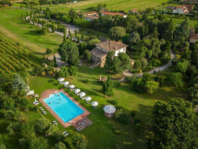 Panoramica Dell'immobile E POSIZIONE 1074m² Cortona