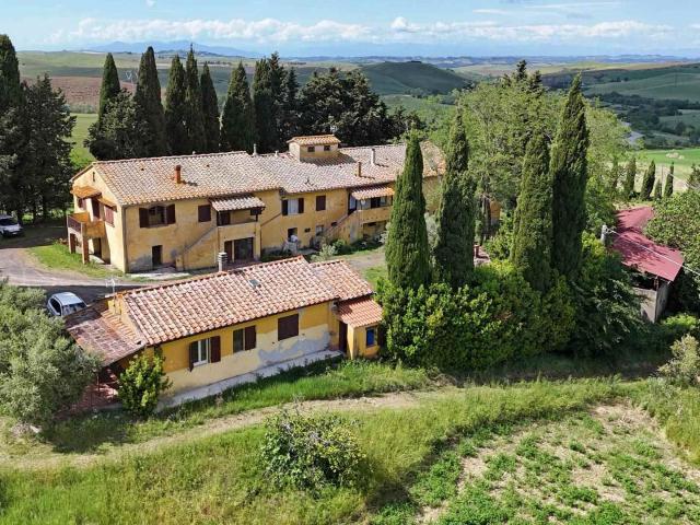 Panoramica Dell'immobile E POSIZIONE 1112m² Montecatini Val di Cecina