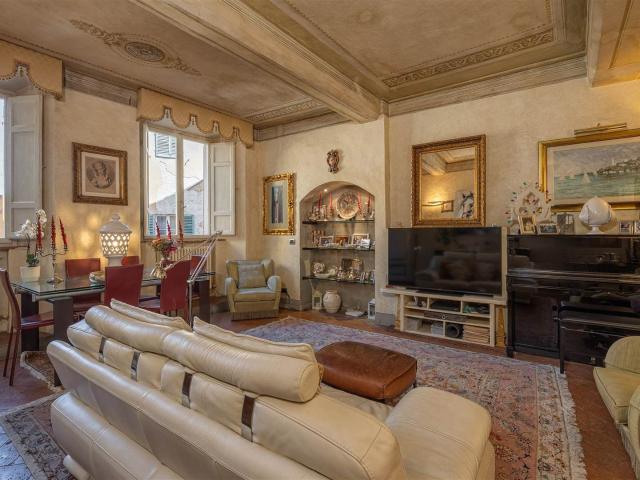 Panoramica Dell'immobile E POSIZIONE 196m² Siena