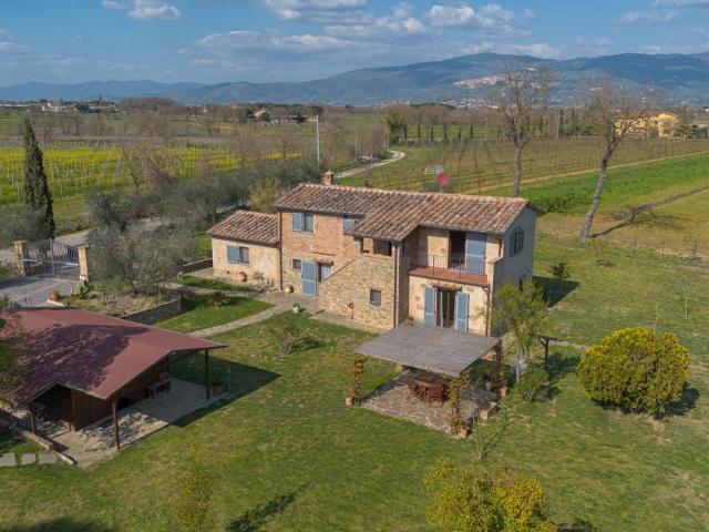 Panoramica Dell'immobile E POSIZIONE 200m² Cortona