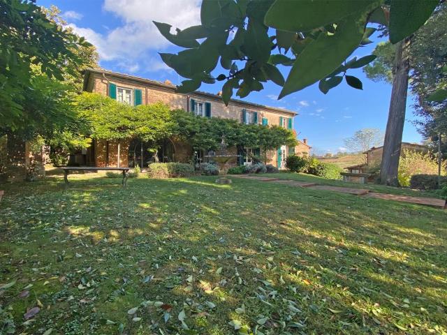 Panoramica Dell'immobile E POSIZIONE 255m² Foiano della Chiana