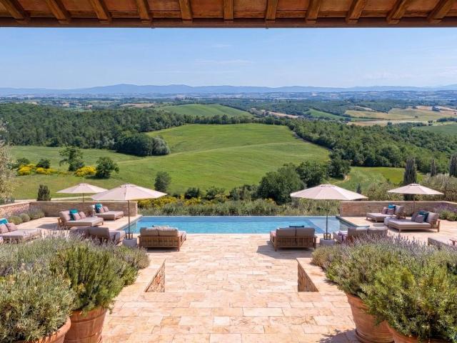 Panoramica Dell'immobile E POSIZIONE 300m² Chianciano Terme