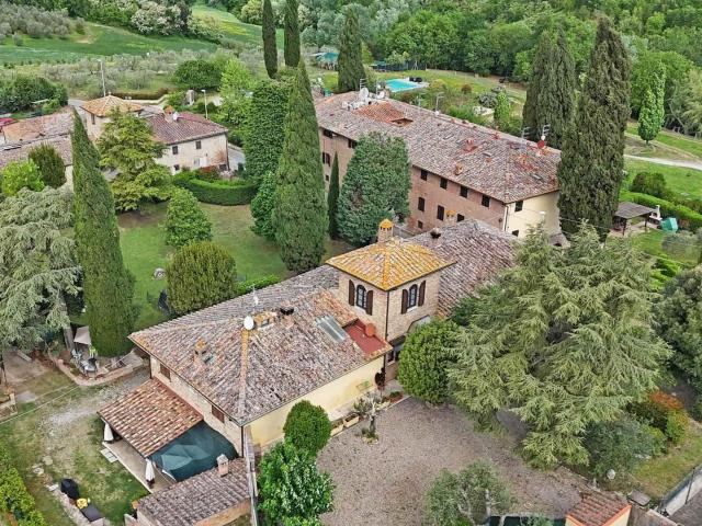 Panoramica Dell'immobile E Posizione 330m² Castelnuovo Berardenga