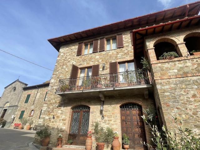Panoramica Dell'immobile E POSIZIONE 330m² Castelnuovo Berardenga
