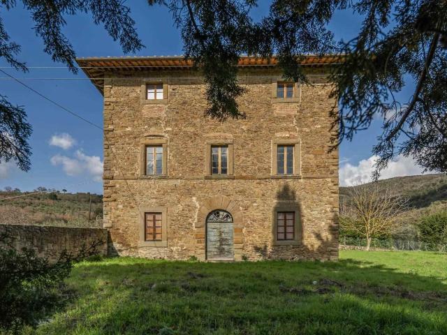 PANORAMICA DELL'IMMOBILE E POSIZIONE 348m² Cortona
