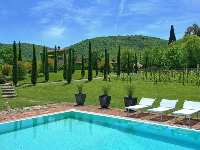 Panoramica Dell'immobile E POSIZIONE 366m² Cortona