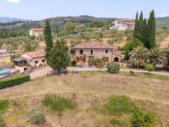 Panoramica Dell'immobile E Posizione 398m² Arezzo