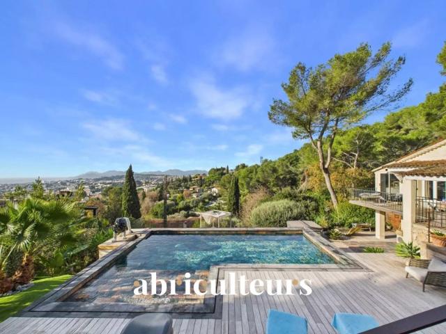 Panoramique Villa d'exception 227 m² Le Cannet