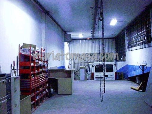 Pabellón en venta en Basauri con muelle de carga y grúa