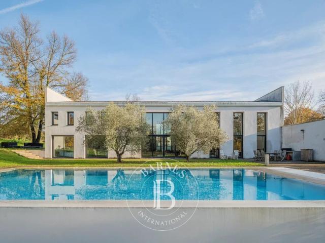 Pact Maison d'architecte Terrain Arboré Piscine Chauffée 3