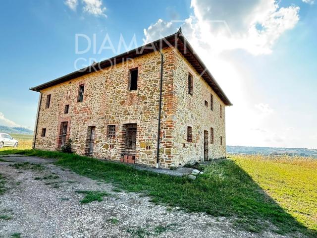 Paciano Pg: tra le dolci colline Umbre, casale del 1800 in. 450m² Paciano