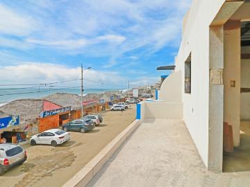Pacific Breeze House #7: Se Vende Casa Frente al Mar en Santa Marianita Manta