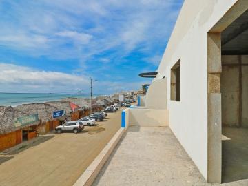 Pacific Breeze House #8: Se Vende Casa Frente al Mar en Santa Marianita Manta