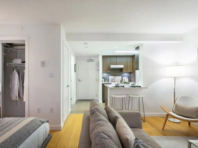 Pacific Palisades — Studio