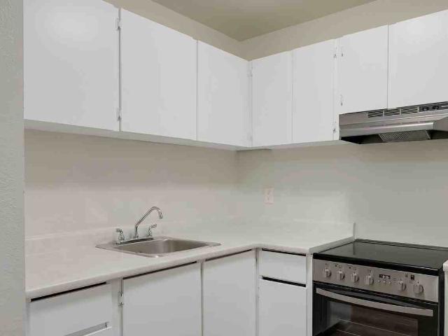Pacific Village II Apartments 1 Bedroom Apartment for Rent at 1443 Oakwood Apts Victoria, BC V9A 7C3