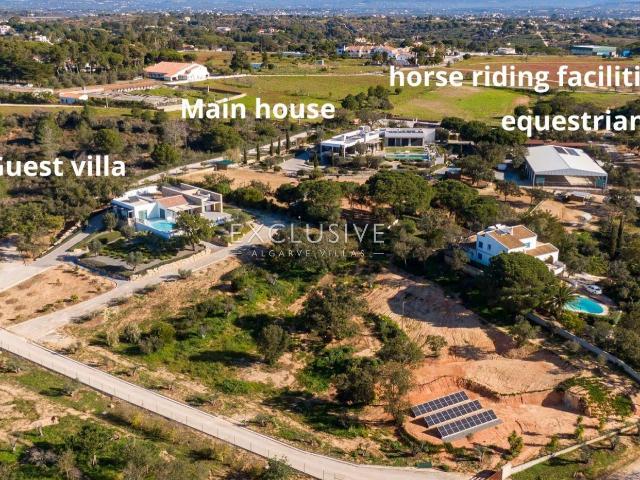 Pacote de 2 moradias contemporâneas com centro equestre para. 903m² Lagoa e Carvoeiro
