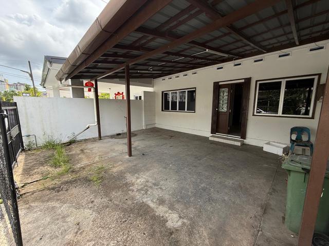 Padungan Double Storey House For Rent at Central Timur
