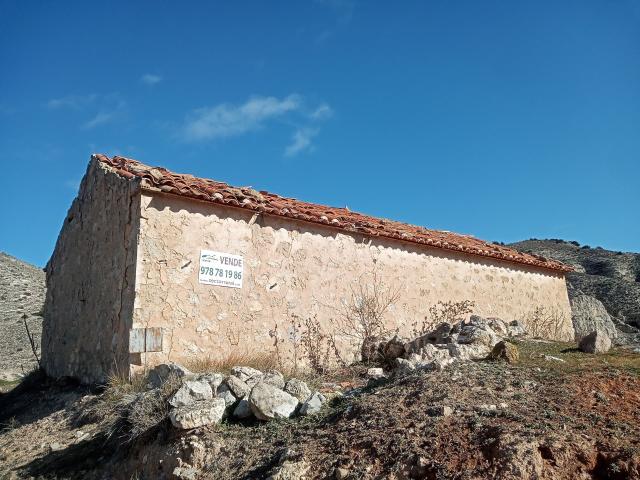 PAJAR CON TERRENO EN CUEVAS LABRADAS