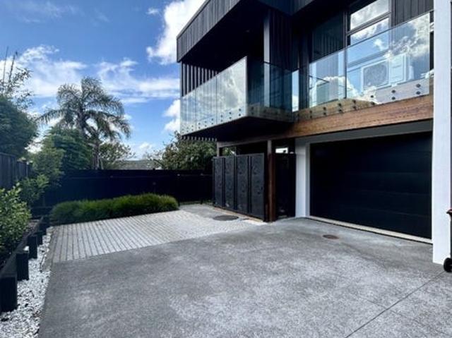 pakuranga, 2 bedrooms