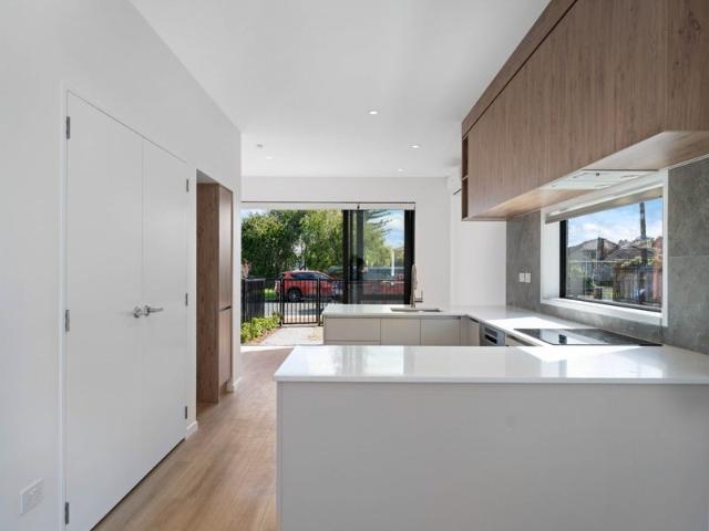 pakuranga, 2 bedrooms