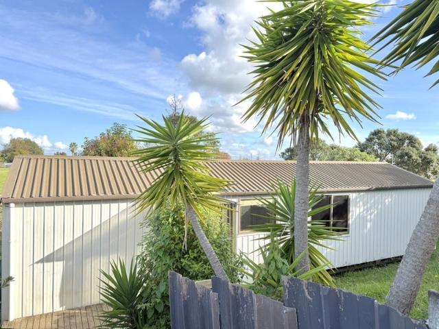 pakuranga, 2 bedrooms