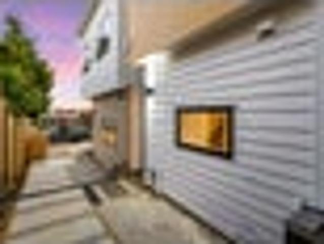 Pakuranga Heights, 2 bedrooms, $620 pw