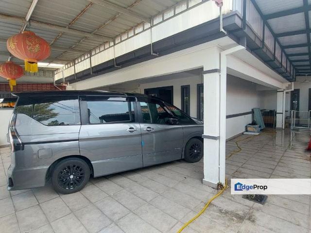 Pakatan Jaya Double Storey Intermediate Corner House For Sale