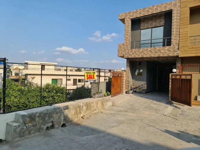 Pakistan town phase 1 hill view block 3.5 marla 3 story Islamabad Pakistan Town ID 17528
